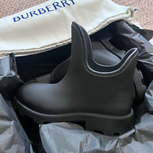 Burberry Marsh Rain Boots Women's Black Solid Size 40 - Picture 8 of 11